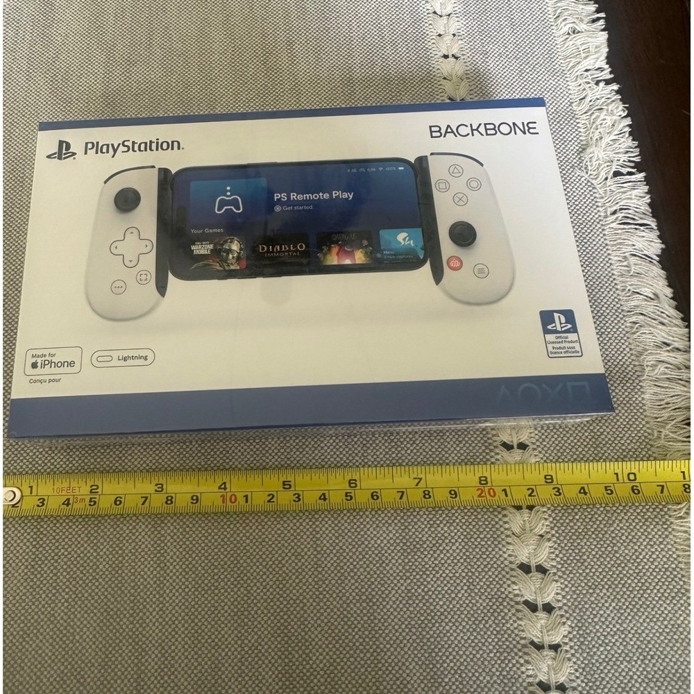Backbone One PlayStation Edition iPhone Lightning Mobile Gaming Controller White - Picture 5 of 6